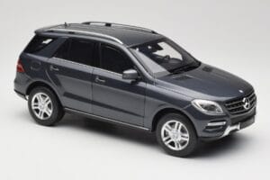 Mercedes M-Class W164 Grey Metallic Minichamps 1:18 100030100 Metal — billede 6 af 8