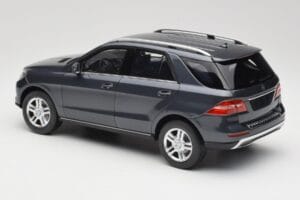 Mercedes M-Class W164 Grey Metallic Minichamps 1:18 100030100 Metal — billede 7 af 8