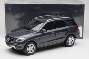 Mercedes M-Class W164 Grey Metallic Minichamps 1:18 100030100 Metal — billede 8 af 8