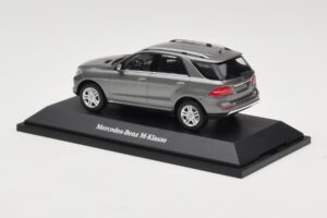 Mercedes M-Class W166 Palladium Silver Metallic Minichamps 1:43 B66960061 Metal — billede 3 af 4