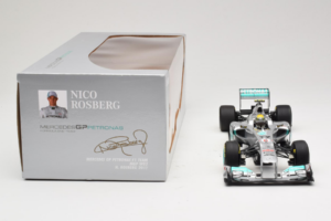 Mercedes MGP W02 #8 N. Rosberg Mercedes GP 2011 Minichamps 1:18 110110008 Metal — billede 6 af 7