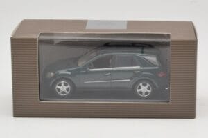 Mercedes ML 500 W164 Mørkegrøn Minichamps 1:43 400034500 Metal — billede 4 af 4