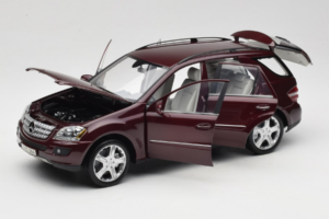 Mercedes ML W164 Red Metallic Minichamps 1:18 150034500 Metal — billede 2 af 8