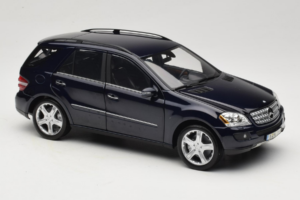 Mercedes ML W164 Tanzanite Blue Forhandler Udgave Minichamps 1:18 B66962322 Metal — billede 6 af 8