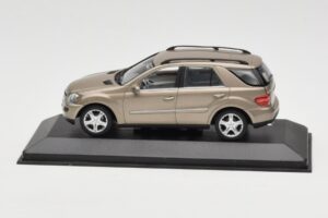 Mercedes ML W164 Kobber Metallic Minichamps 1:43 ML002 Metal