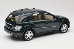 Mercedes ML W164 Green Metallic Minichamps 1:18 150034502 Metal — billede 3 af 8