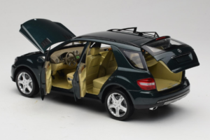 Mercedes ML W164 Green Metallic Minichamps 1:18 150034502 Metal — billede 5 af 8