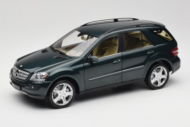 Mercedes ML W164 Green Metallic Minichamps 1:18 150034502 Metal