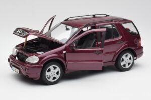 Mercedes ML55 AMG W163 Lilla Maisto 1:18 31876 Metal — billede 2 af 8