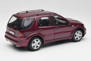 Mercedes ML55 AMG W163 Lilla Maisto 1:18 31876 Metal — billede 3 af 8
