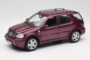 Mercedes ML55 AMG W163 Lilla Maisto 1:18 31876 Metal