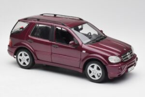 Mercedes ML55 AMG W163 Lilla Maisto 1:18 31876 Metal — billede 6 af 8