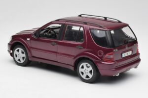 Mercedes ML55 AMG W163 Lilla Maisto 1:18 31876 Metal — billede 7 af 8