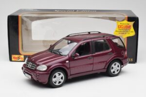 Mercedes ML55 AMG W163 Lilla Maisto 1:18 31876 Metal — billede 8 af 8
