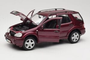 Mercedes ML55 AMG W163 Rød Maisto 1:18 50348 Metal — billede 2 af 8