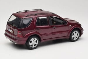 Mercedes ML55 AMG W163 Rød Maisto 1:18 50348 Metal — billede 3 af 8