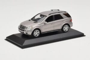 Mercedes ML63 AMG W164 Grå Metallic Minichamps 1:43 400034570 Metal — billede 2 af 4