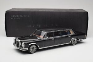 Mercedes 600 Pullman W100 Sort AUTOart 1:18 76197 Metal — billede 8 af 8