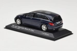 Mercedes R-Class W251 Tanzanite Blue Minichamps 1:43 B66962215 Metal — billede 3 af 4