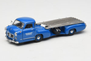 Mercedes Renntransporter Blue Wonder CMC 1:43 M-036K Metal