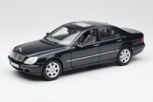 Mercedes S-Class W220 Blå Maisto 1:18 56051 Metal