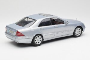 Mercedes S-Class W220 Lyseblå Maisto 1:18 56050 Metal — billede 3 af 8