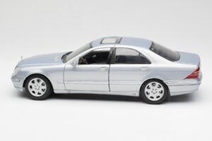 Mercedes S-Class W220 Lyseblå Maisto 1:18 56050 Metal — billede 4 af 8