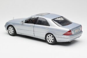 Mercedes S-Class W220 Lyseblå Maisto 1:18 56050 Metal — billede 7 af 8
