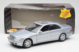 Mercedes S-Class W220 Lyseblå Maisto 1:18 56050 Metal — billede 8 af 8