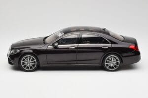 Mercedes S-Class W222 AMG Line Ruby Sort Metallic Norev 1:18 183483 Metal — billede 4 af 8