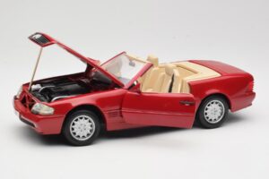 Mercedes SL500 R129 Rød Revell 1:18 08927 Metal — billede 2 af 8