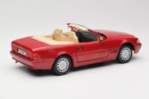 Mercedes SL500 R129 Rød Revell 1:18 08927 Metal — billede 3 af 8