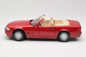 Mercedes SL500 R129 Rød Revell 1:18 08927 Metal — billede 4 af 8