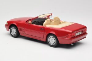 Mercedes SL500 R129 Rød Revell 1:18 08927 Metal — billede 7 af 8