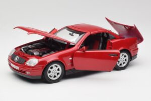 Mercedes SLK 230 R170 Rød Maisto 1:18 56023 Metal — billede 3 af 9