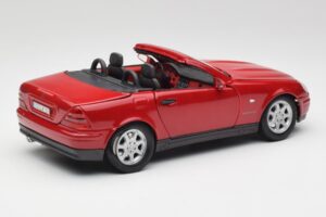 Mercedes SLK 230 R170 Rød Maisto 1:18 56023 Metal — billede 4 af 9