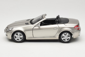 Mercedes SLK R171 Lys Bronze Metallic Maisto 1:18 31674-R1 Metal — billede 4 af 8
