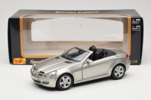 Mercedes SLK R171 Lys Bronze Metallic Maisto 1:18 31674-R1 Metal — billede 8 af 8