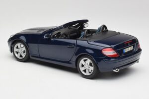 Mercedes SLK R171 Blå Maisto 1:18 B66962190 Metal — billede 7 af 8