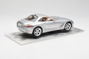 Mercedes SLR Vision Sølv Begrænset Udgave Med Aluminiumssokkel Bburago 1:18 B66962102 Metal — billede 3 af 8