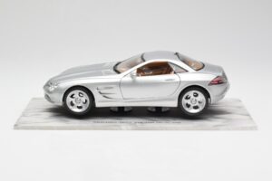 Mercedes SLR Vision Sølv Begrænset Udgave Med Aluminiumssokkel Bburago 1:18 B66962102 Metal — billede 4 af 8