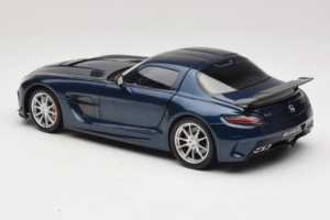Mercedes SLS AMG Black Series Daytona Blue Metallic Minichamps 1:18 110033026 Metal — billede 7 af 8