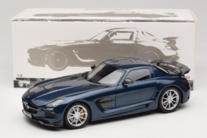 Mercedes SLS AMG Black Series Daytona Blue Metallic Minichamps 1:18 110033026 Metal — billede 8 af 8