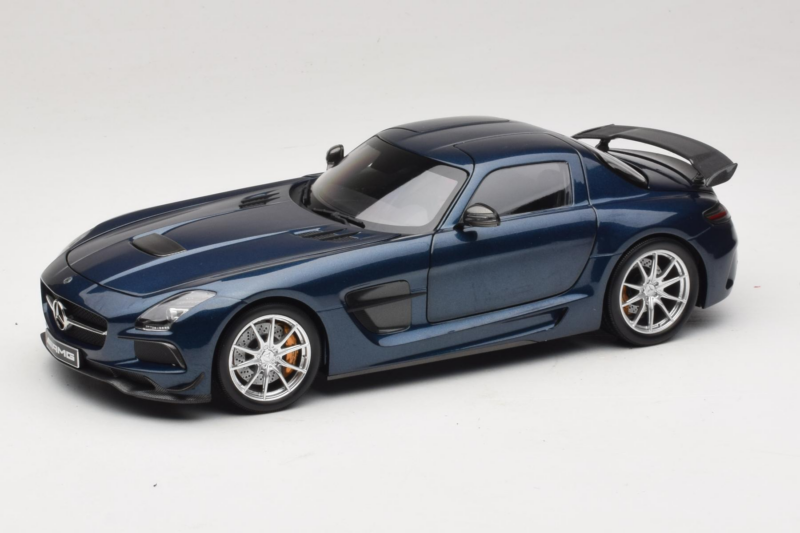Mercedes SLS AMG Black Series Daytona Blue Metallic Minichamps 1:18 110033026 Metal