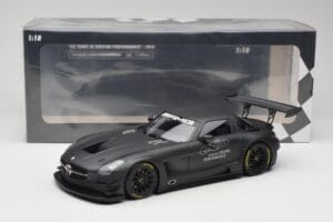 Mercedes AMG SLS C197 GT3 45 År Driving Performance Minichamps 1:18 151133100 Metal — billede 6 af 6