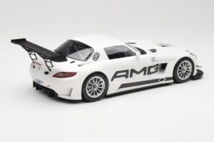 Mercedes AMG SLS C197 GT3 Street Hvid Minichamps 1:18 151123107 Metal — billede 2 af 6