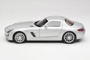 Mercedes SLS AMG C197 Iridium Sølv Minichamps 1:18 100039026 Metal — billede 4 af 8