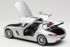 Mercedes SLS AMG C197 Iridium Sølv Minichamps 1:18 100039026 Metal — billede 5 af 8