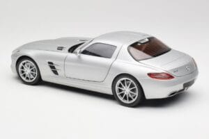 Mercedes SLS AMG C197 Iridium Sølv Minichamps 1:18 100039026 Metal — billede 7 af 8