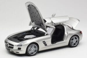 Mercedes SLS AMG C197 Matt Sølv Minichamps 1:18 100039029 Metal — billede 2 af 8